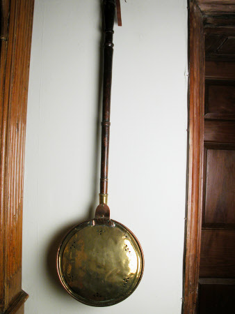 Bed pan