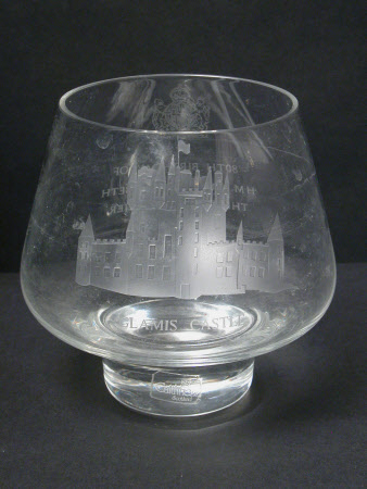 Commemorative balloon glass vase, etched with image of Glamis Castle Queen Elizabeth (1900-2002) ...