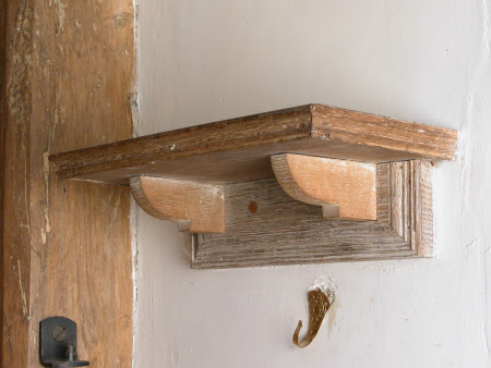 Bracket shelf