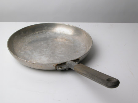 Omelette pan