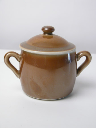Serving pot