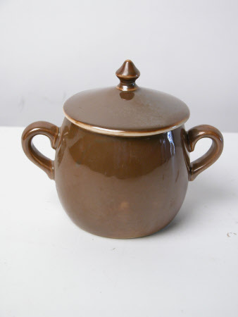 Serving pot