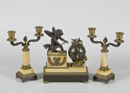 Clock garniture