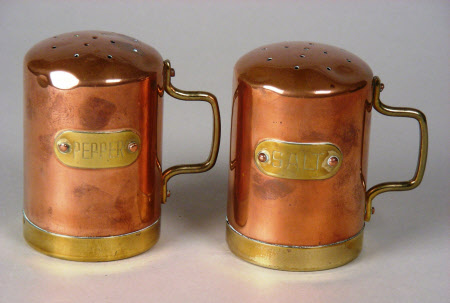 Pepper shaker