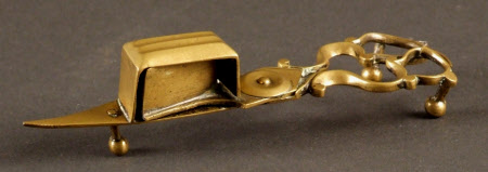 Candle snuffer