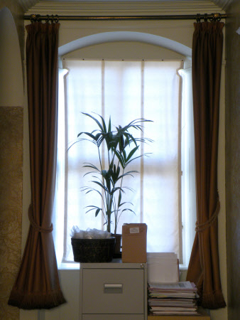 Curtain and tie back