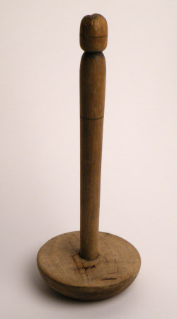 Vegetable straining press