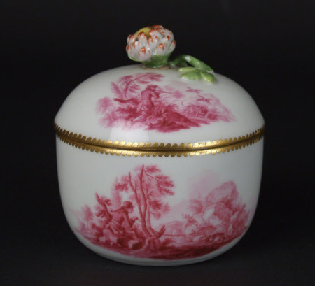 Powder box