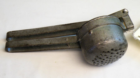 Potato ricer