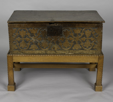 Box on stand