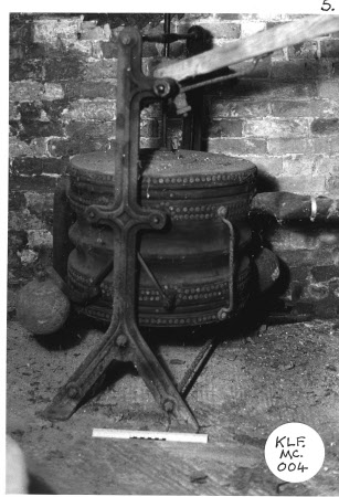 Drum bellows