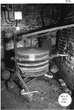 Drum bellows