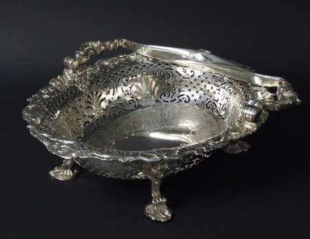 Cake basket 1246851 | National Trust Collections