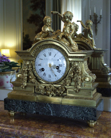 Mantel clock