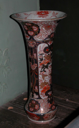Beaker vase