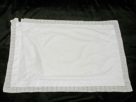 Pillowcase 1289462 | National Trust Collections