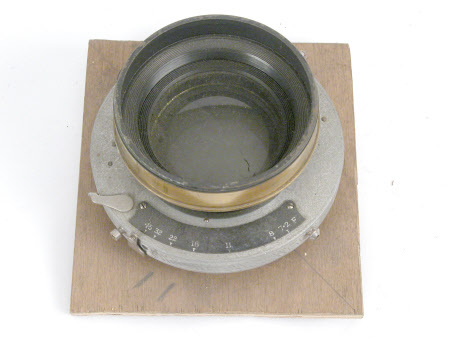Lens
