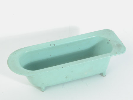 Dolls' house bath