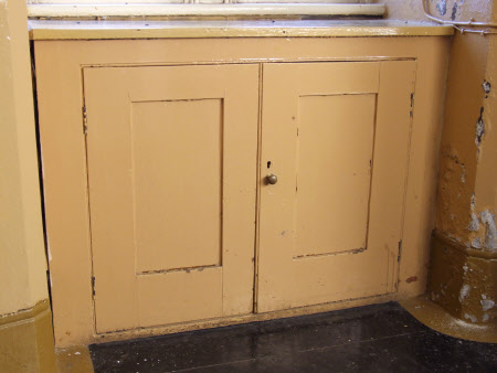 Built-in cupboard