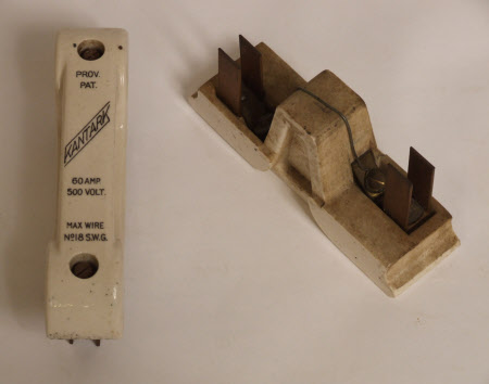 Fuse carrier