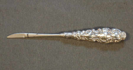 Cuticle tool