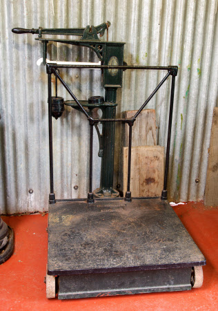 Sack scales