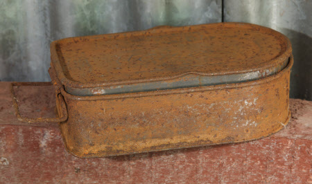 Sandwich tin