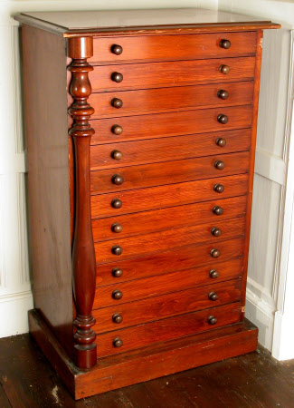 Specimen cabinet