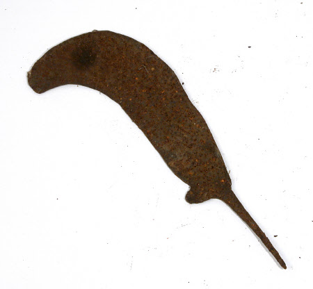 Half turn hook blade