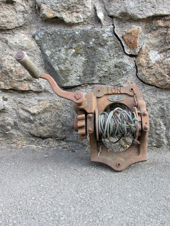 Hoist mechanism