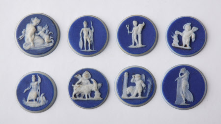 Cameo medallion