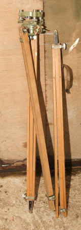 Surveyor's tripod