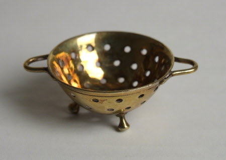 Miniature colander