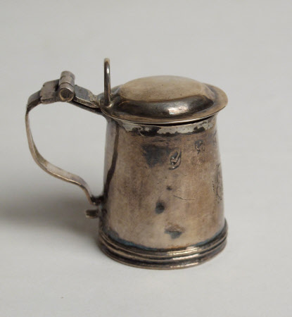Miniature tankard