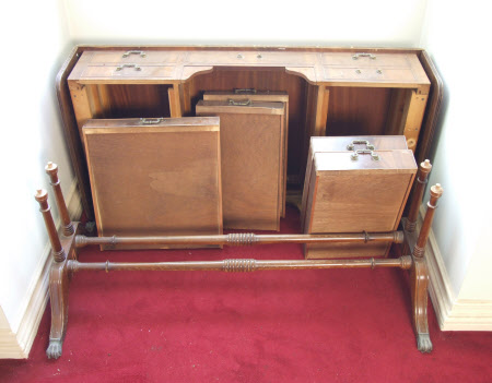 Writing table