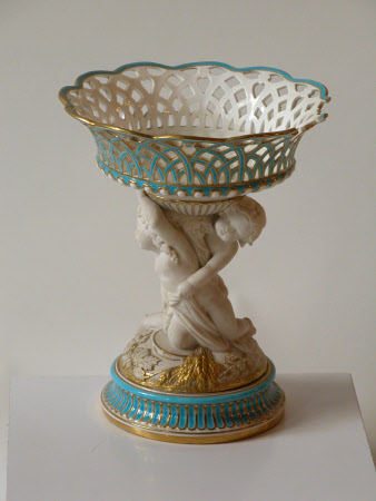 Basket stand
