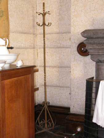 Coat stand