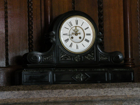Mantel clock