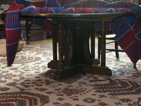 Folding table