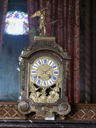 Bracket clock