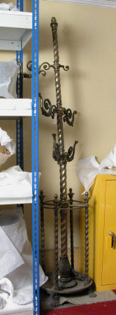 Coat stand
