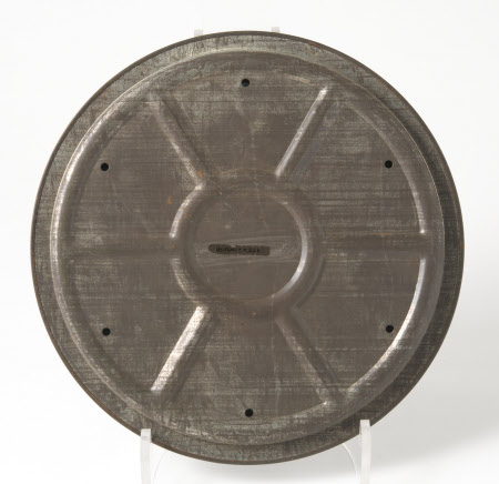 Cake tin base