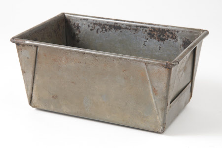 Bread tin
