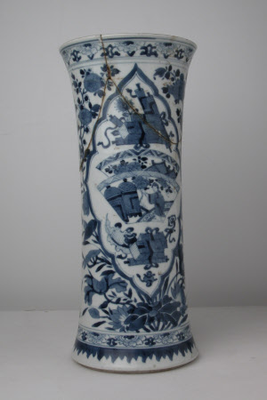 Beaker vase