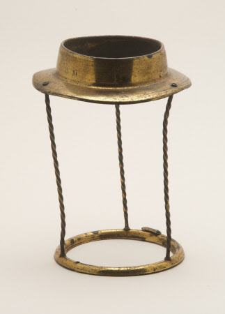 Lampshade holder