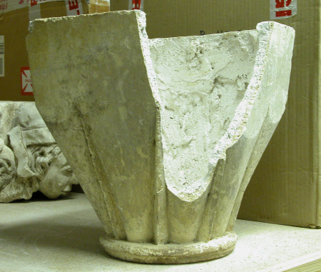 Column capital