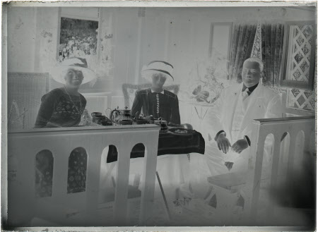 Monochrome negative