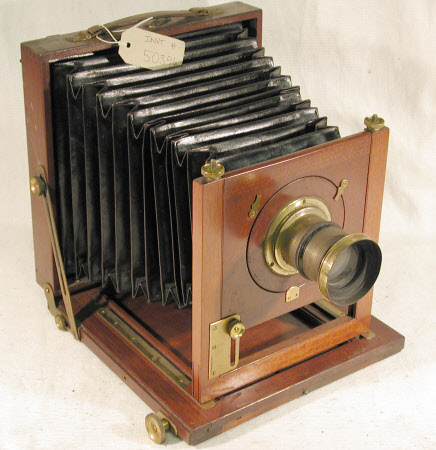 Folding camera