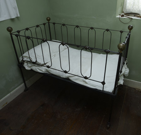 Crib