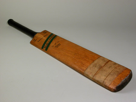 Cricket bat